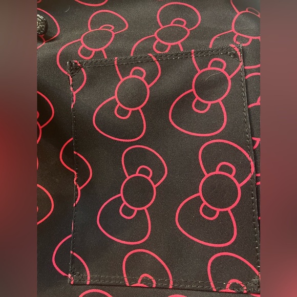 2011 Hello Kitty Loungefly Duffle Bag - Picture 3 of 8